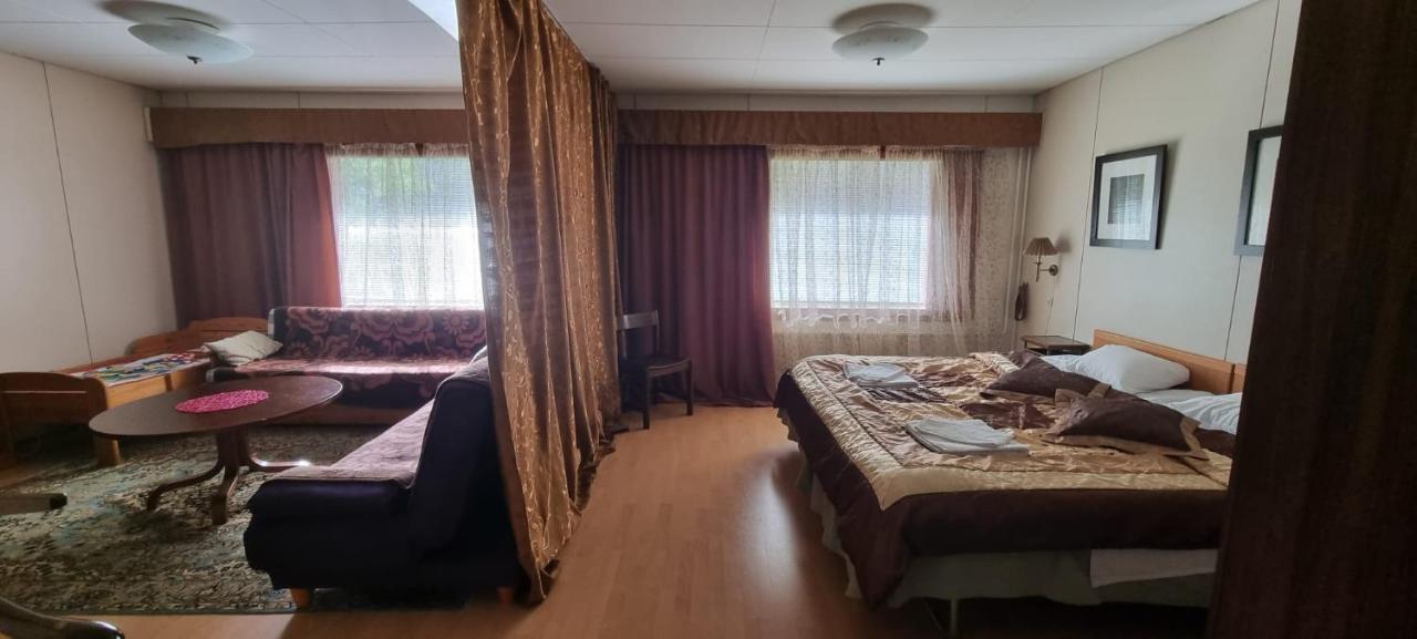 Hotel Villa Vanessa Siltakylä Extérieur photo